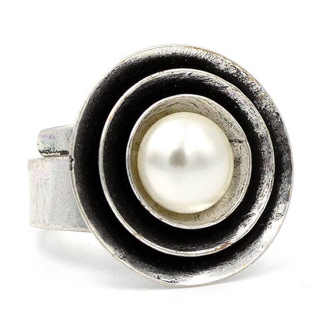 Bague Classics 08 en forme de bol, avec perle pour la vente par Sergio Engel jewellery