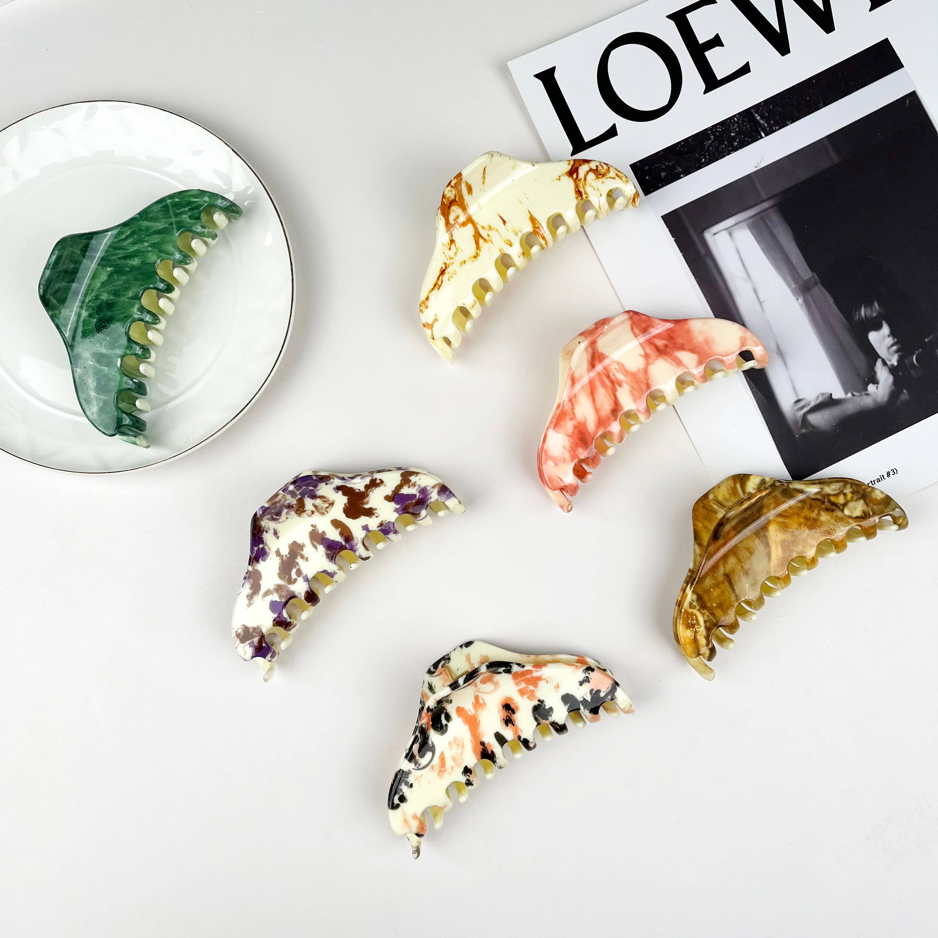 mildstyles - Wholesale Hair Clip - Women's - 4.5" Over Size Triangle Marbled Hair Claw Clips3