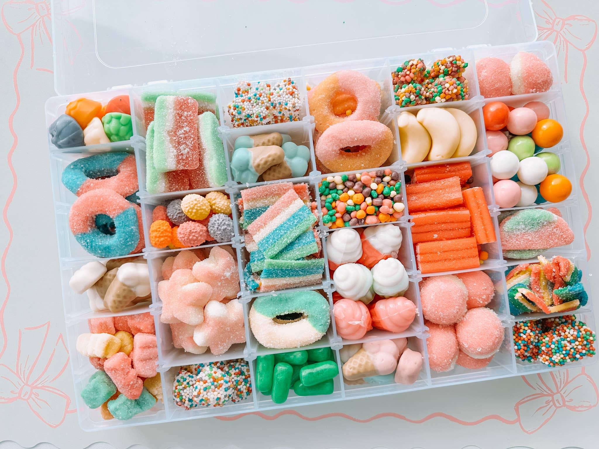 Candy by J.Co - Wholesale Gummy - Regenboog Snackle Box {snoepdoos}8