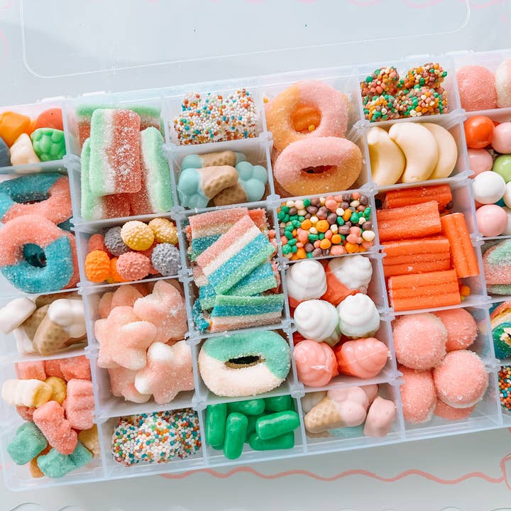 Candy by J.Co - Wholesale Gummy - Regenboog Snackle Box {snoepdoos}8