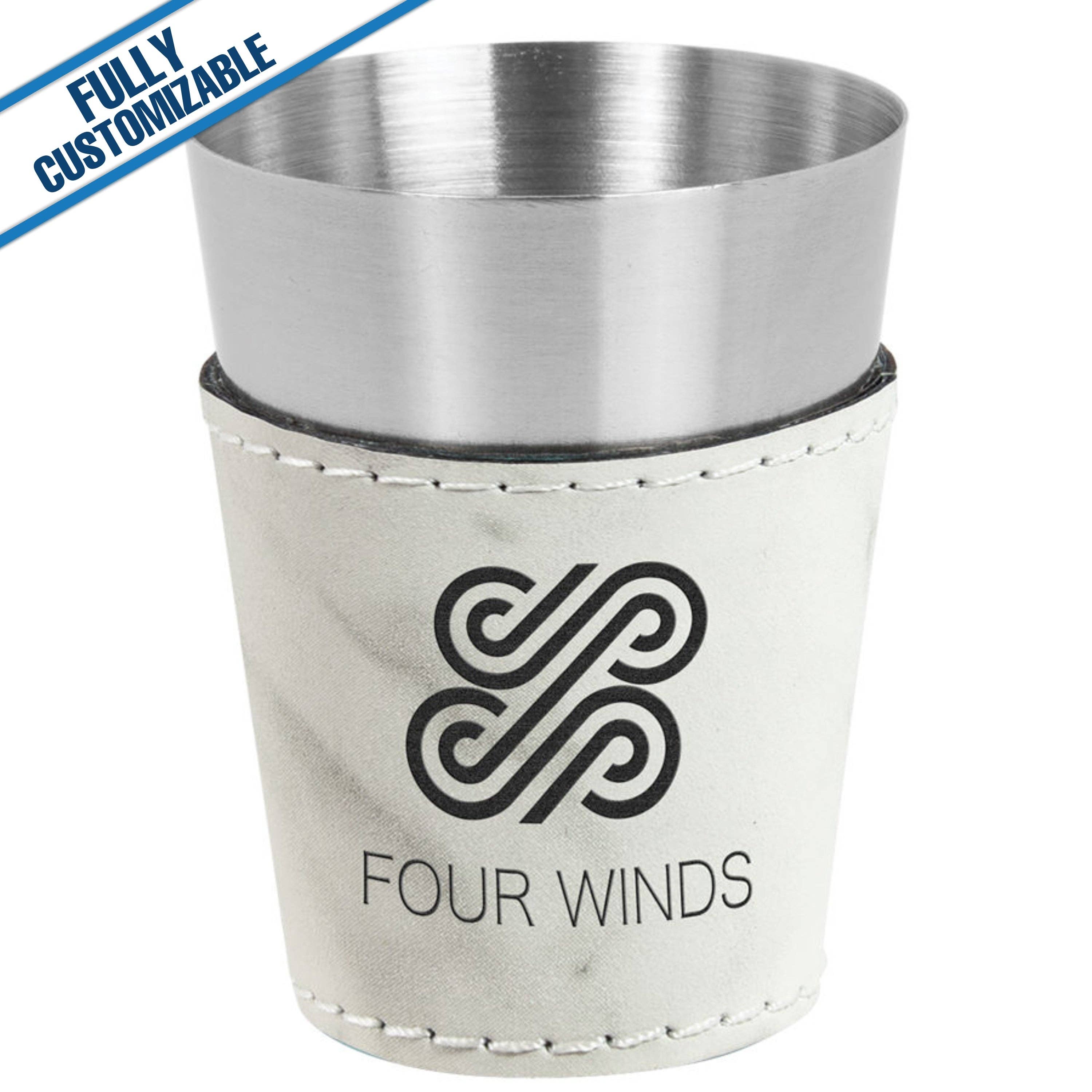 GiftWorksPlus - Vente Verre à shooter - 2 oz. Verre à liqueur en similicuir gravé - Entièrement personnalisable10