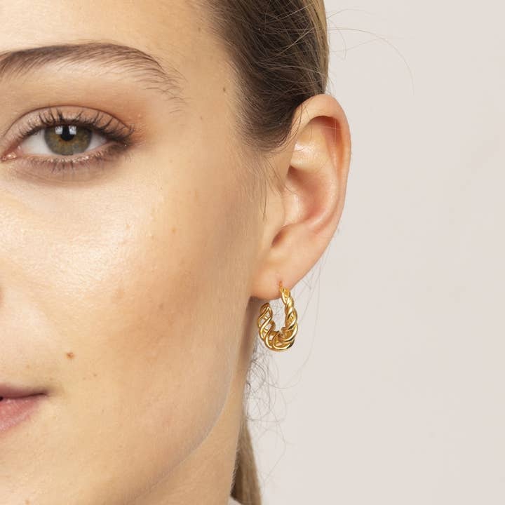 Trium Jewelry – Großhandel Hoops – Zarte Creolen, gedrehte Creolen 18k Gold 925 Silber3