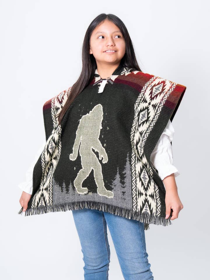 Los Andes Shop - Wholesale Poncho - Unisex - Bigfoot Poncho Sasquatch Hooded Blanket