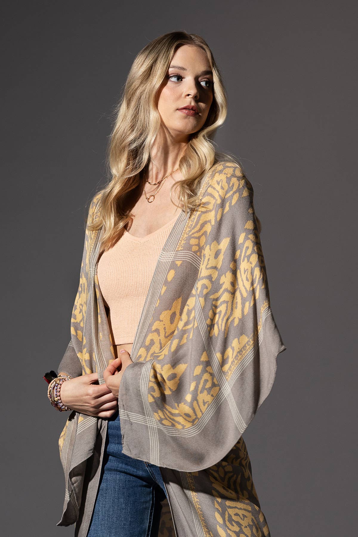 Urbanista – wholesale Kimono – Women's – Damask Print Kimono with Sleeves9