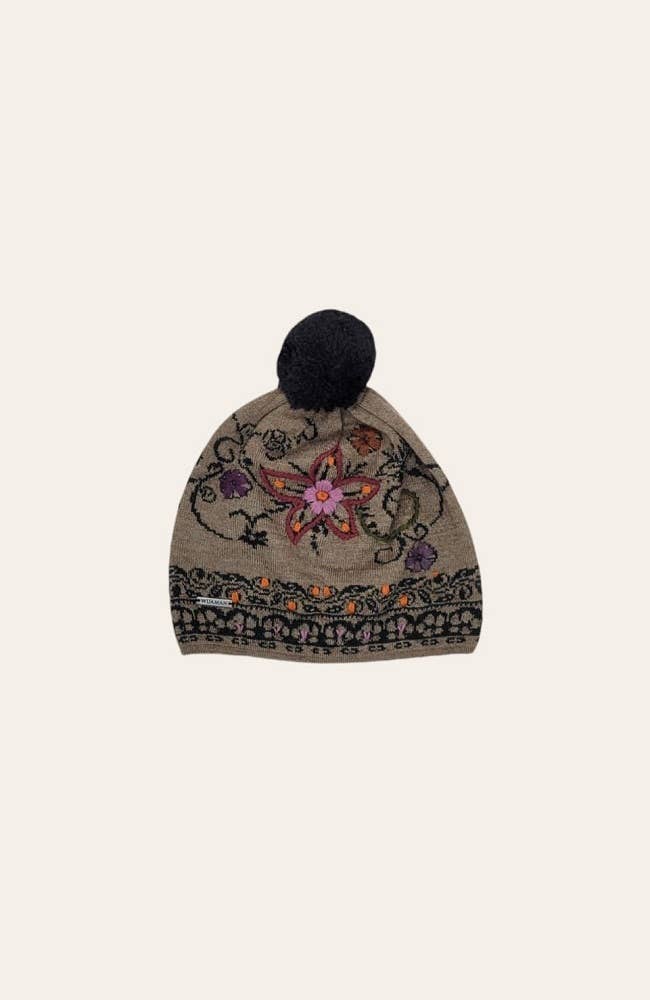 WUAMAN - Alpaca - Wholesale Beanie - Women's - Emilia Alpaca Hat | Hand Embroidery Alpaca Hat7