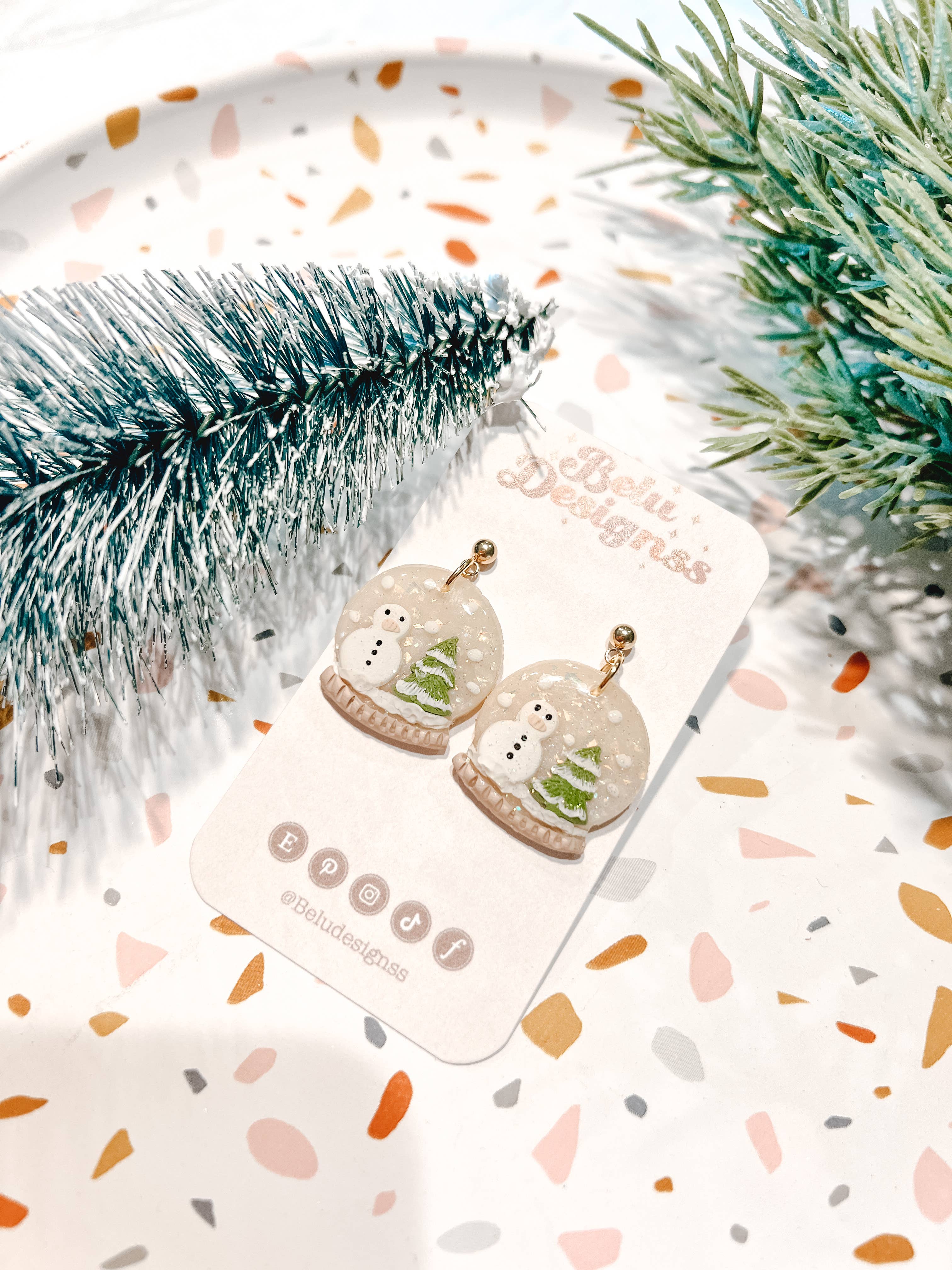 Belu Designss - Vendita all'ingrosso Orecchini pendenti - Orecchini natalizi in argilla polimerica Snowglobe Snowman2