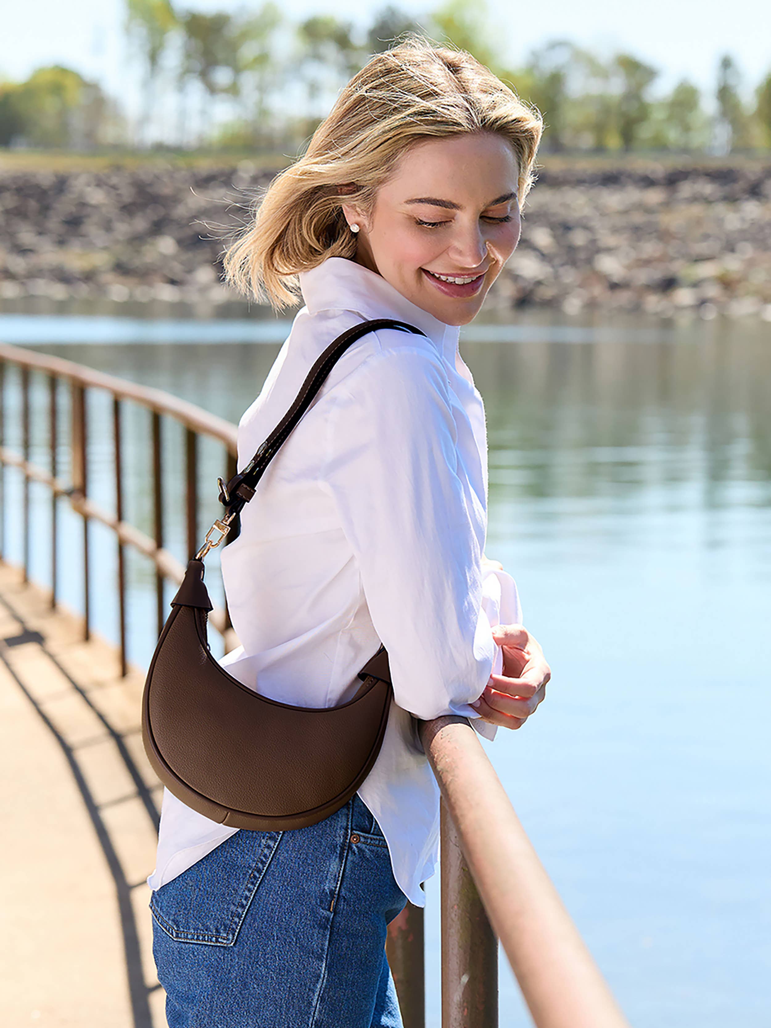 Jen & Co. - Wholesale Schoudertas - Dames - M2503 Zora Moon schoudertas met ketting12