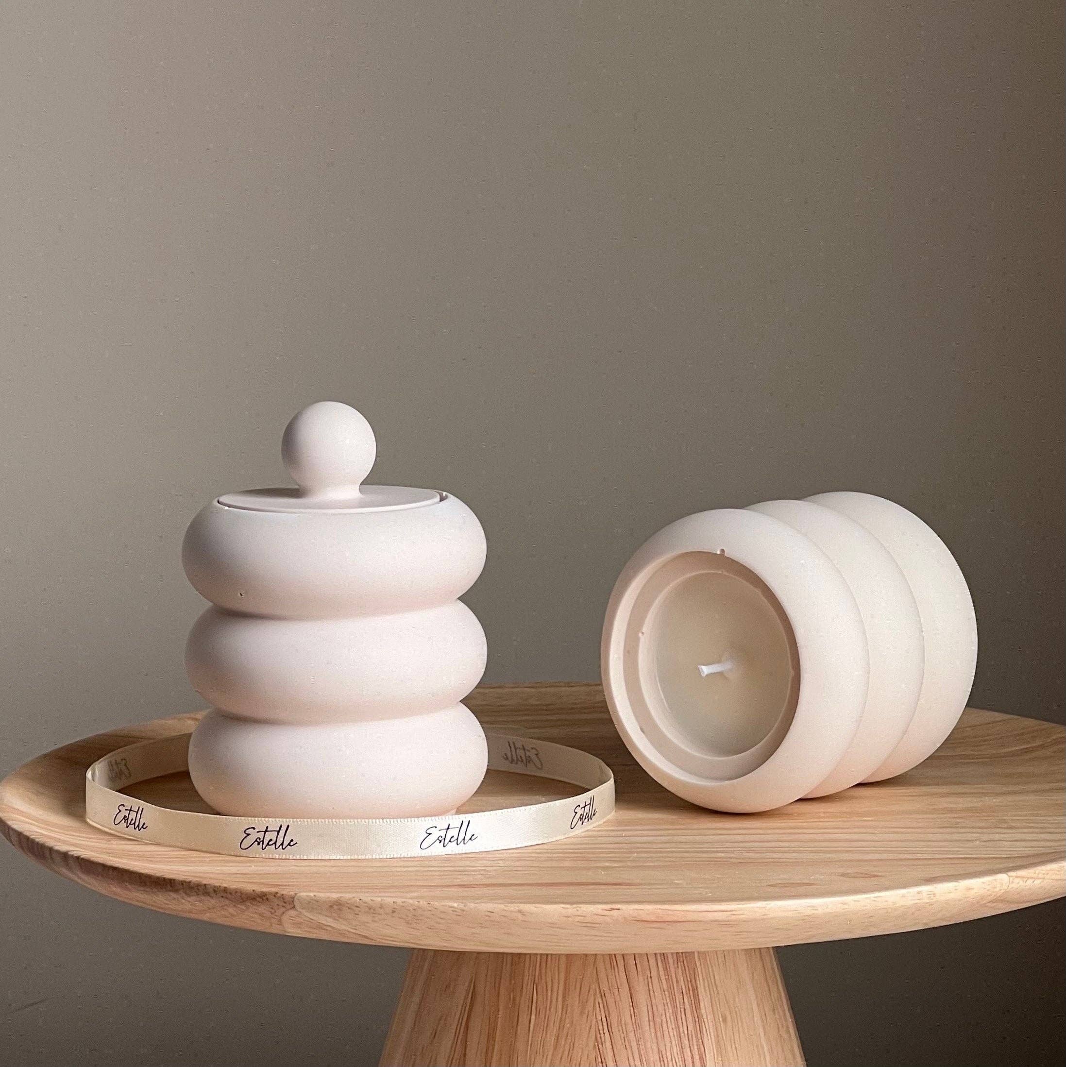 Estelle Studio - Venta al por mayor Velas en tarros - Vela de Soja en Tarro de Donut: Mecha de Madera, Recipiente de Jesmonita, Hecho a Mano1