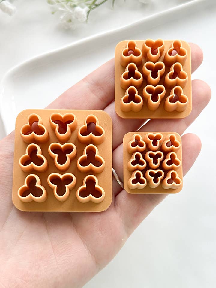 Flower #1 Triple Floral Cluster Polymer Lerskærere for engroshandel hos Tera Clay