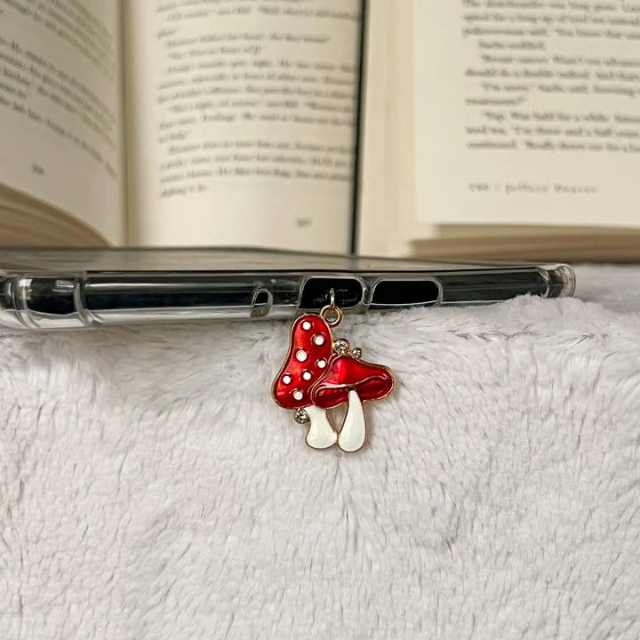 Little Turkey Shoppe - Wholesale Bookmark - Red Mushrooms Kindle Charm, USB-C Dust Plug1