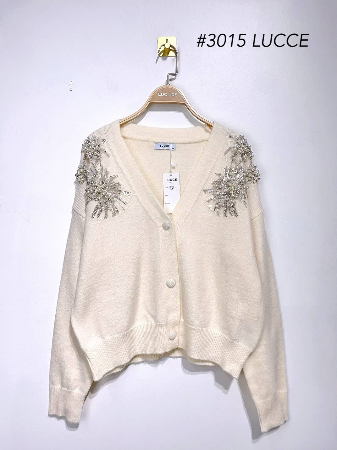 LUCCE – Engroshandel Pullover - Dame – LUCCE trøje med perle- og rhinstenbroderi - model 30150