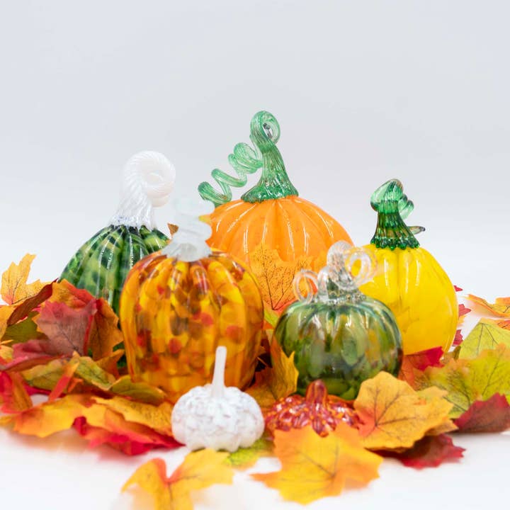 Boise Art Glass – wholesale Decorative tabletop object – Glass Pumpkin - Medium - Small Ridge
