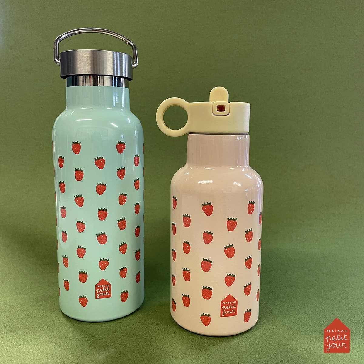 Petit Jour Paris - Wholesale Water Bottle - ST793R SMALL INSULATED STRAWBERRY FLASK (0.35L)4
