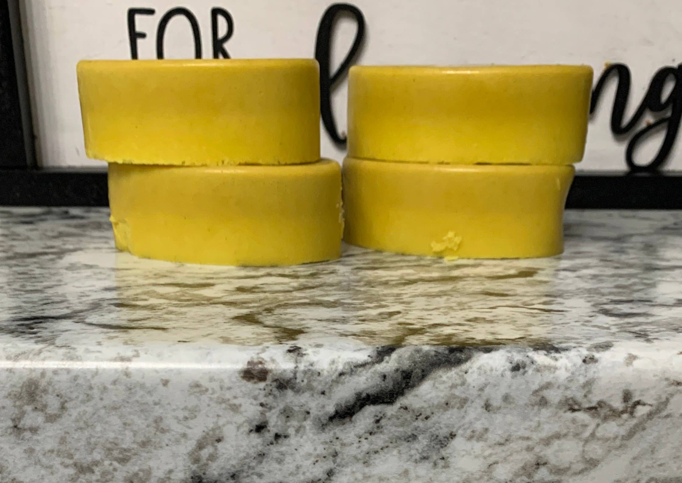 SaraBale Beauty - Wholesale Body Scrub/Exfoliant - SaraBale Turmeric & Kojic Powder Face/Body Bar2