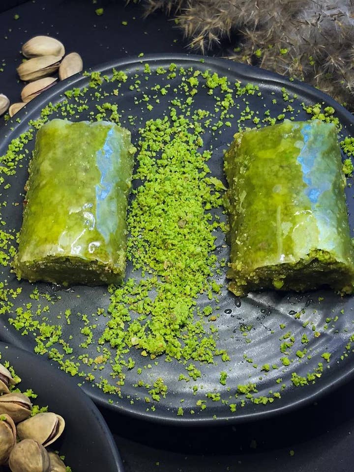 Gaziburma Mustafa | Wrap à la pistache (Dolama) pour la vente par Aladdin