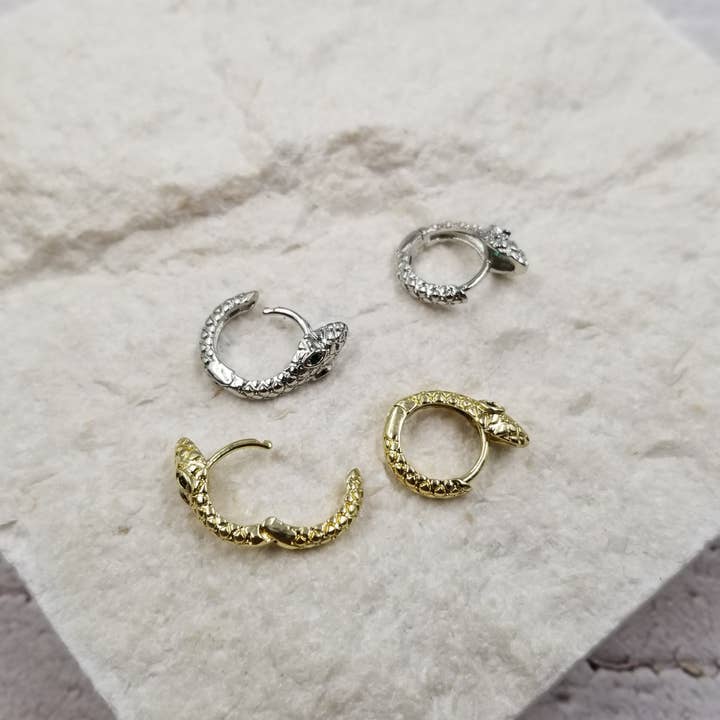 Treasure Wholesale – wholesale Hoop earrings – Snake Hoop Earring