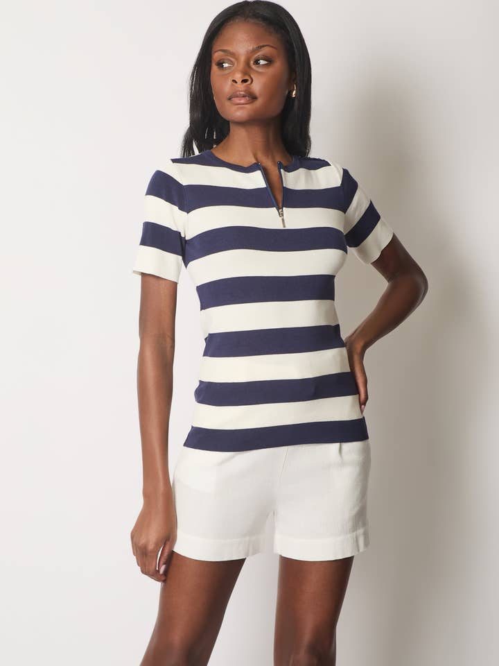 Top a righe con zip al collo - Blu navy per la vendita all'ingrosso da parte di SOLO