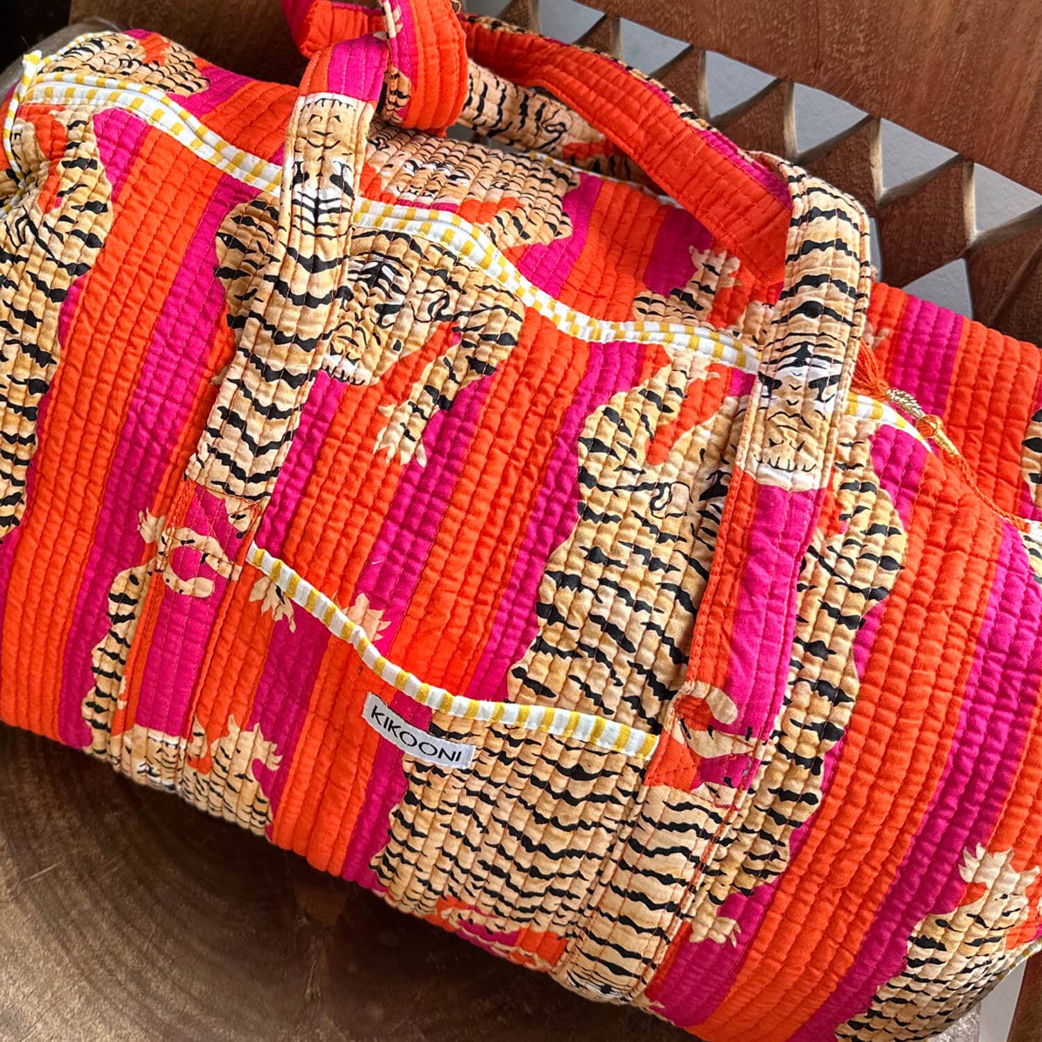 kikooni – Engroshandel Stor rejse- og weekendtaske - Dame – Håndlavet bomuldstaske « Poppy Tiger »8