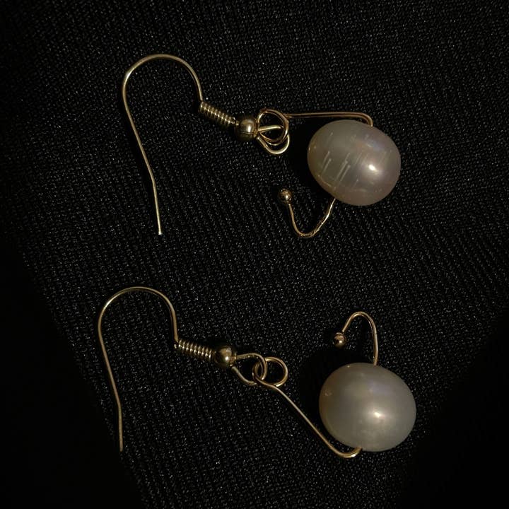 Freshwater Pearl Dangle Earrings for wholesale by Linny’s Arsty Fingers LLC