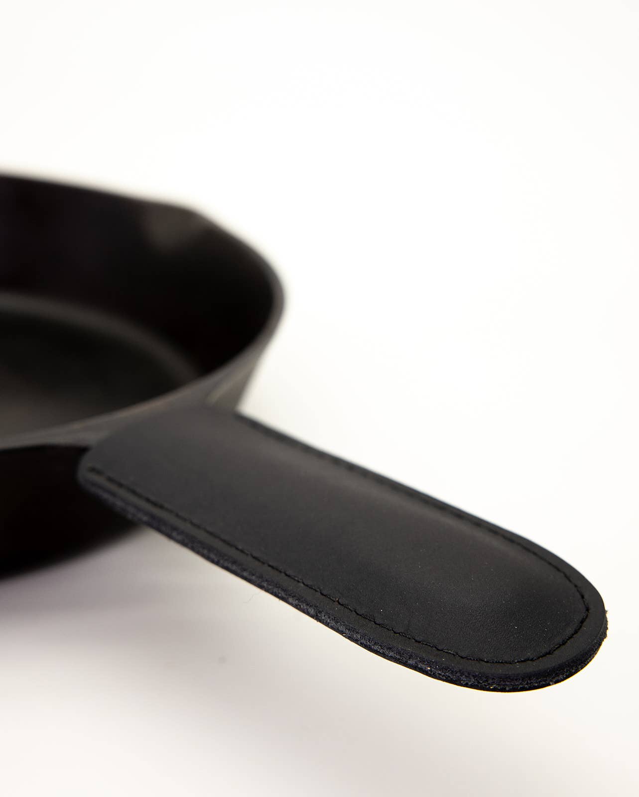 Lindy Leather – Engroshandel Støbejernspande – Læderhåndtagsovertræk til støbejern9