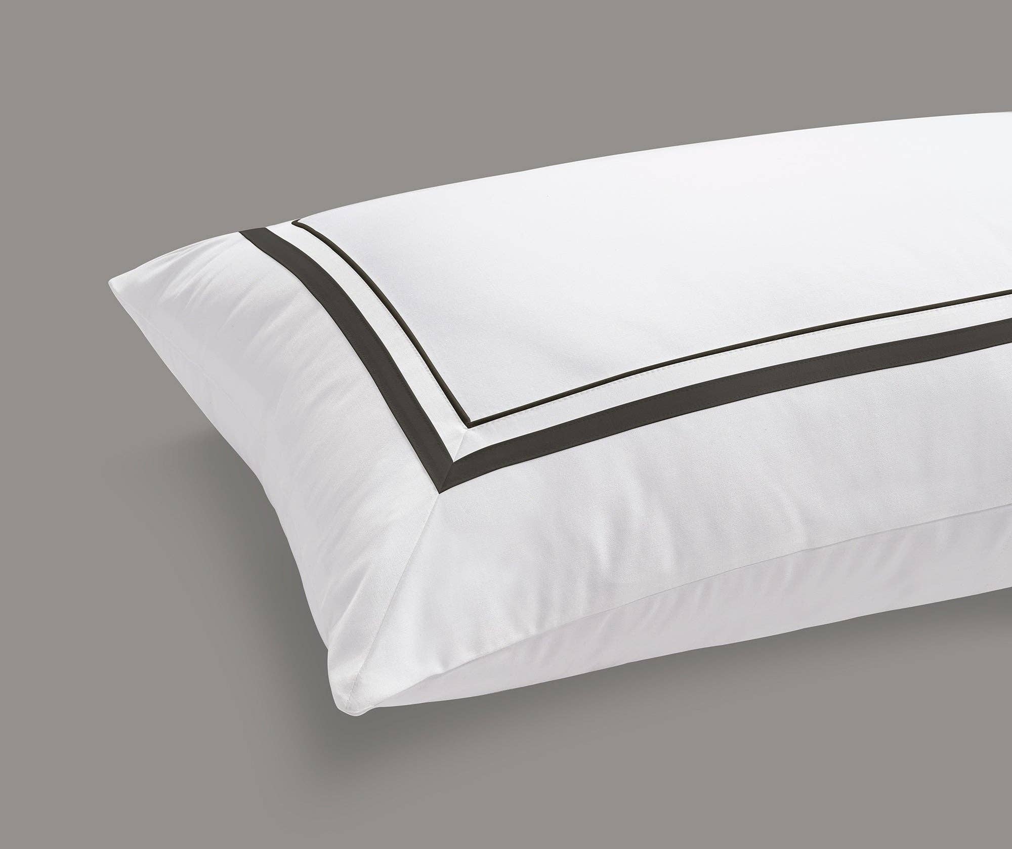 800 Thread Count Egyptian Cotton Royalton LUXE Bedding Set - Jet Black for wholesale on Faire2