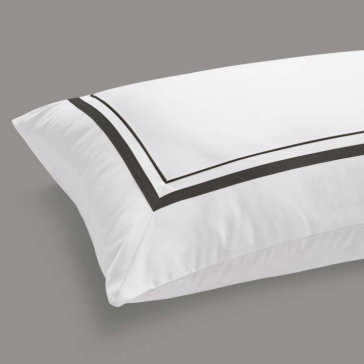 800 Thread Count Egyptian Cotton Royalton LUXE Bedding Set - Jet Black for wholesale on Faire2