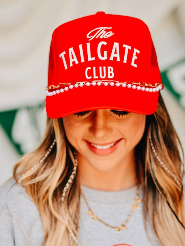 Casquette Trucker Rouge The Tailgate Club pour la vente par Southern Bliss Co.