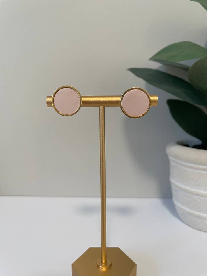 Blush och guld nitar för wholesale av Cozy Clay LLC