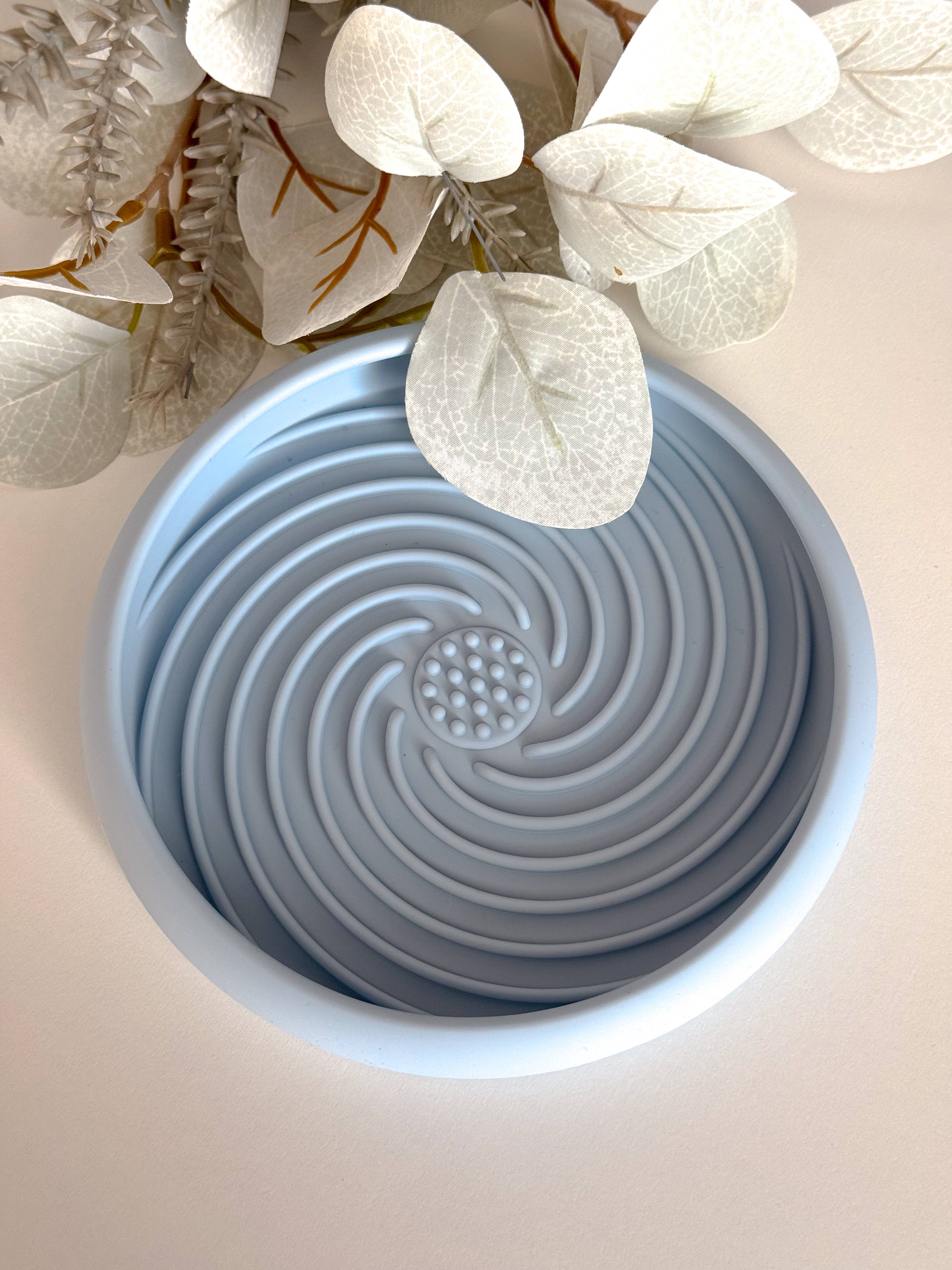 Doggotique - Wholesale Pet Bowl - Cat/Dog - Slow bowl UFO for small dogs and cats, lick mat dog1