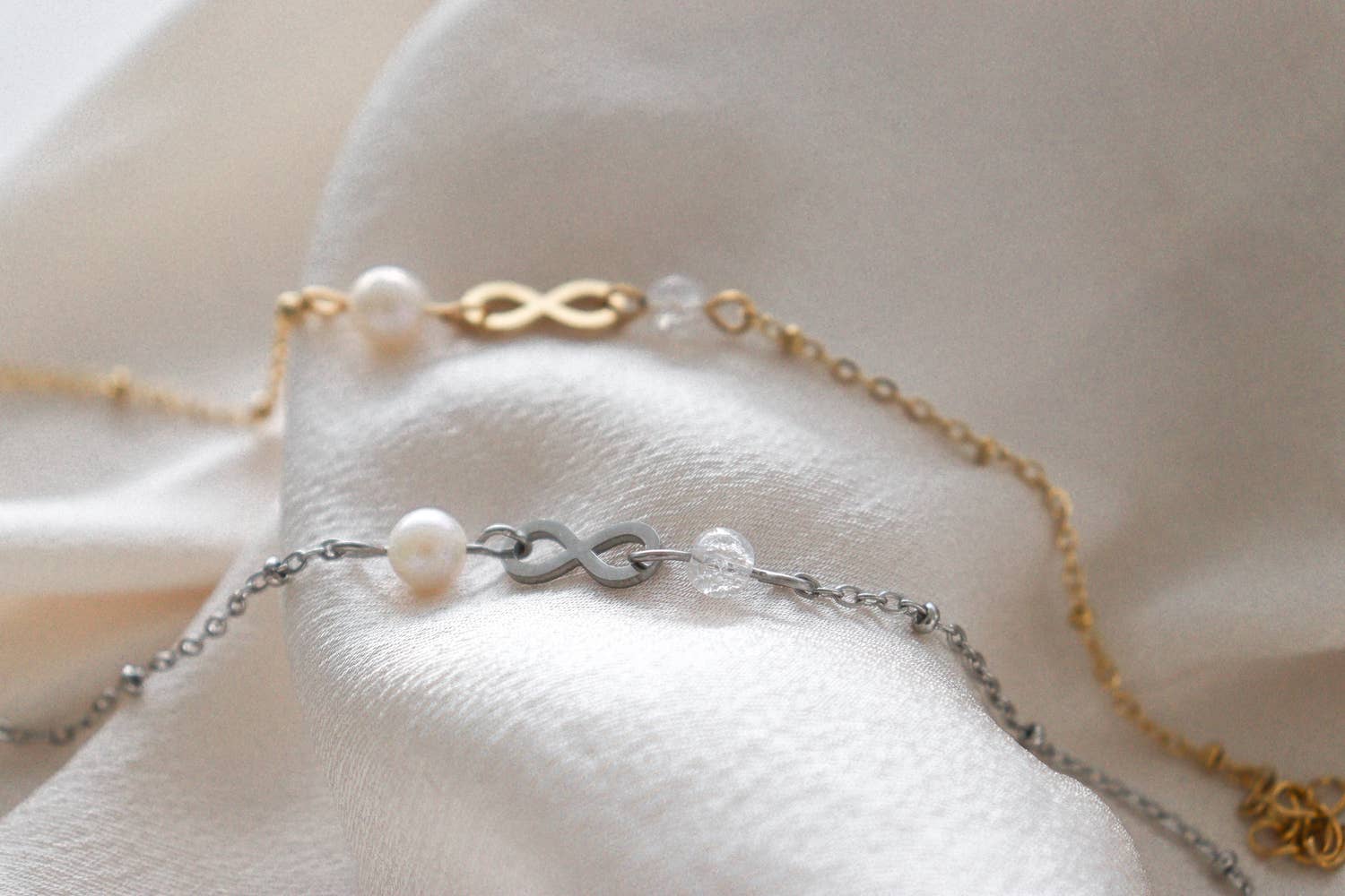 Saint Clairmont - Wholesale Charm/Dangle Bracelet - Infinity & Pearl Bracelet - Gold3