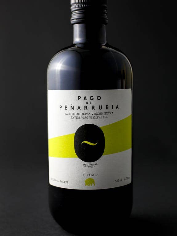 PICUAL organic extra virgin olive oil 500 ml for wholesale by Pago de Peñarrubia