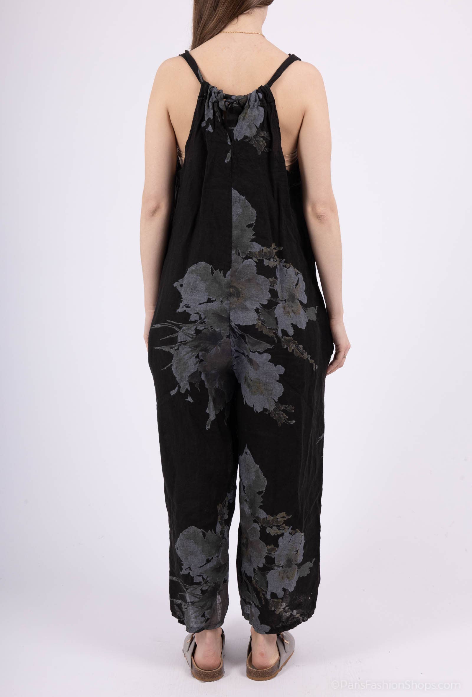 Shyloh - Wholesale Onesie - Women's - Flowy long dress with floral print and straps 205995