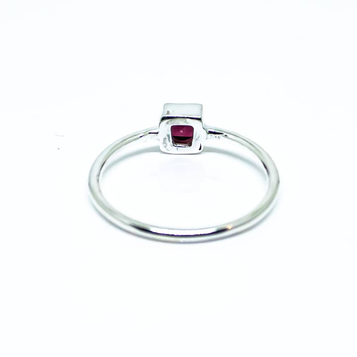 Quasar Gems USA - Wholesale Single Stone/Solitaire Ring - Garnet Gemstone Ring Sterling Silver 925 Square2