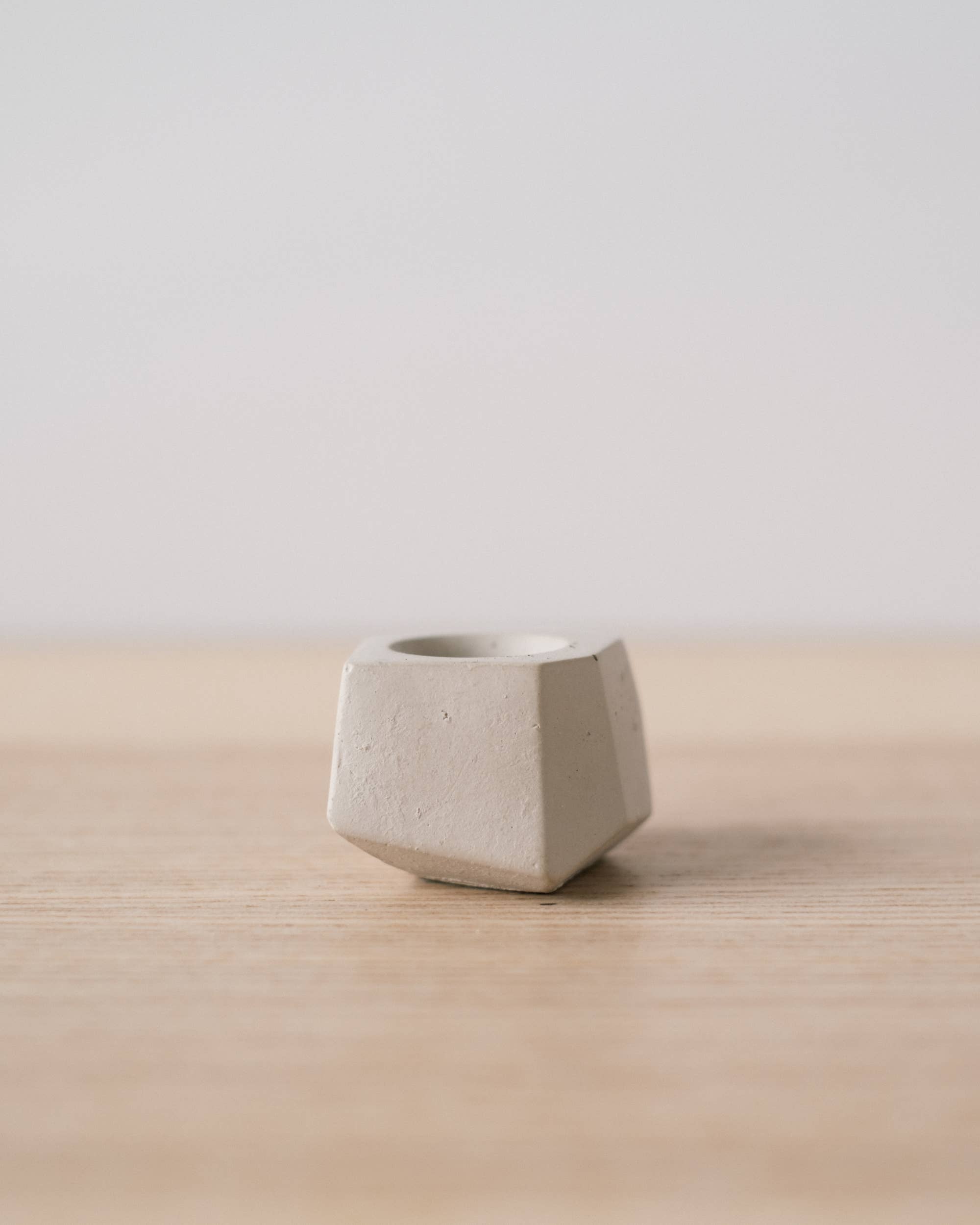 Concrete Days - Wholesale Plant Pot - Tiny Geo Airplant Holder7