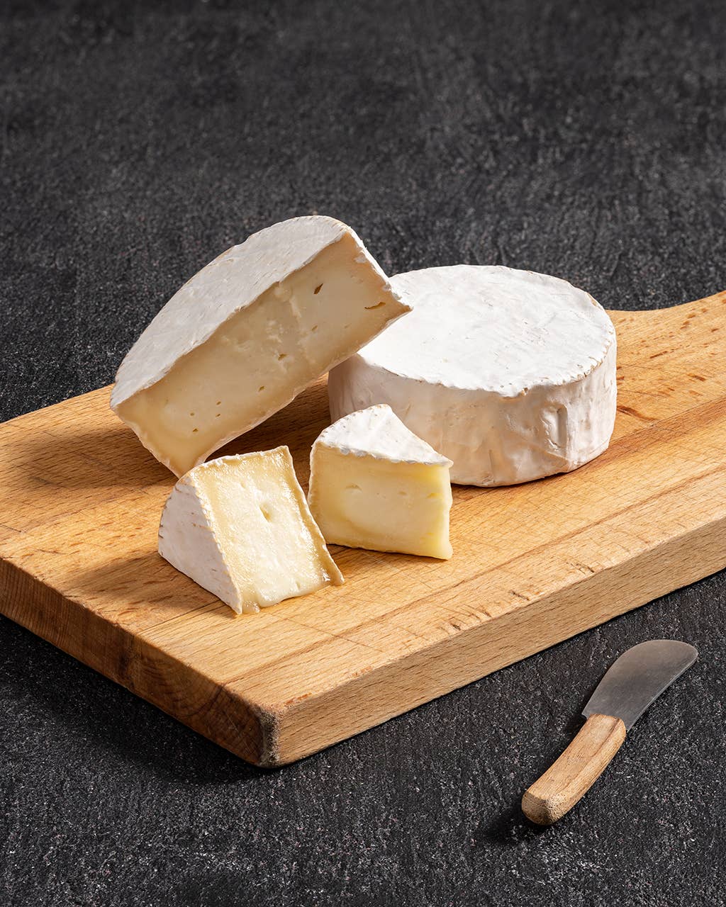 Goot Essa - Wholesale Cheese - Der Weichen Gehl Cheese (Camembert Style Cheese) - 6 oz1