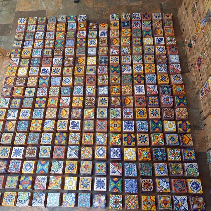 Lote de 50 Azulejos Talavera Mexicanos para venta al por mayor de Talavera Florida