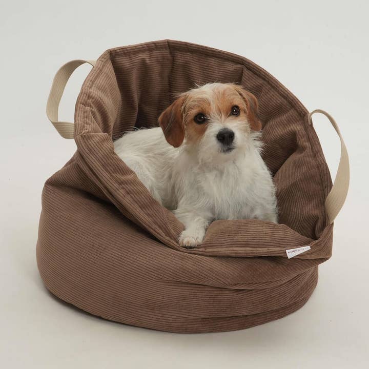 Panier pour chien Little Basket Chelsea Cord couleur toffee pour la vente par DOGS in the CITY®