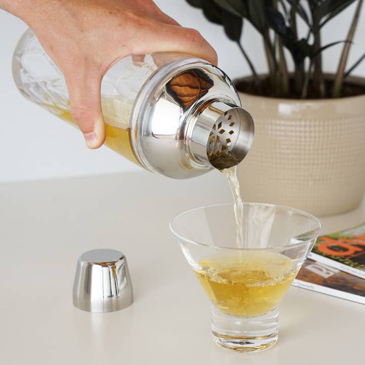 Viski - Wholesale Cocktail Shaker - Admiral™ Crystal Cocktail Shaker with Builtin Strainer3