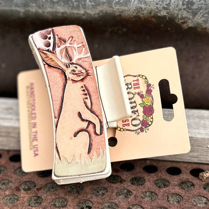 Petite barrette sculptée Jackalope pour la vente par The Rodeo Rose
