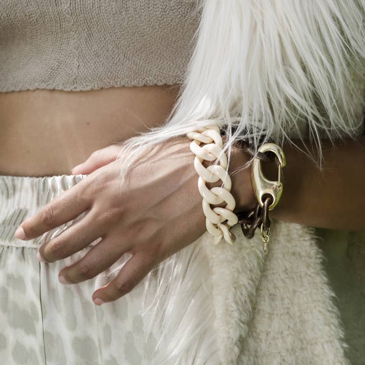Lola Bracelet | resin | made in Italy for wholesale by NINA TRA LE NUVOLE