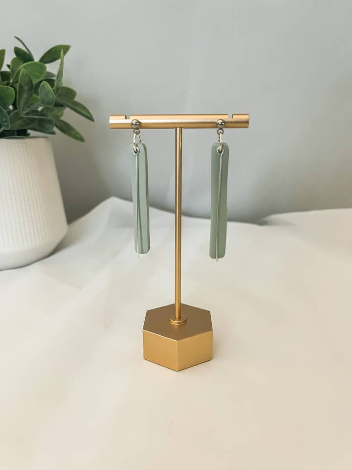 Lyseblå Jess Ørering for engroshandel hos Wildflower Clay Designs