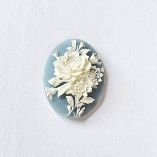 Suspend.It – Großhandel Kette mit Anhänger/Charm – Cameo Bullet Bolo-Krawatte aus Kunstharz1