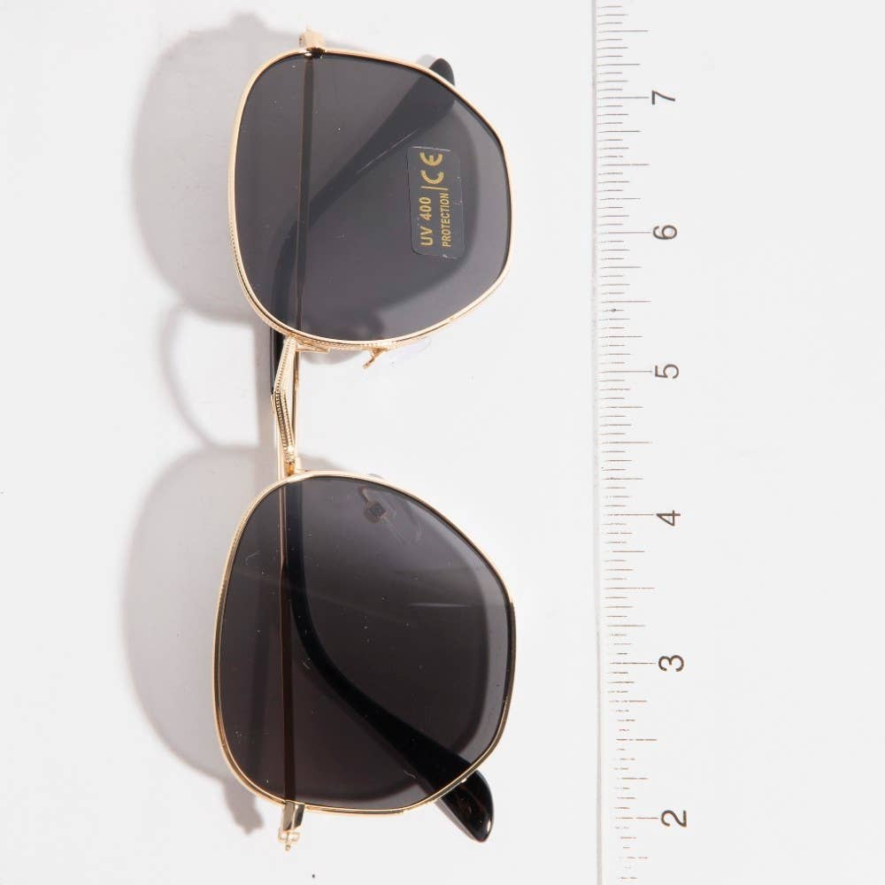 ASSORTITI Set di occhiali da sole con montatura in metallo e lenti rotonde in vendita all'ingrosso su Faire4