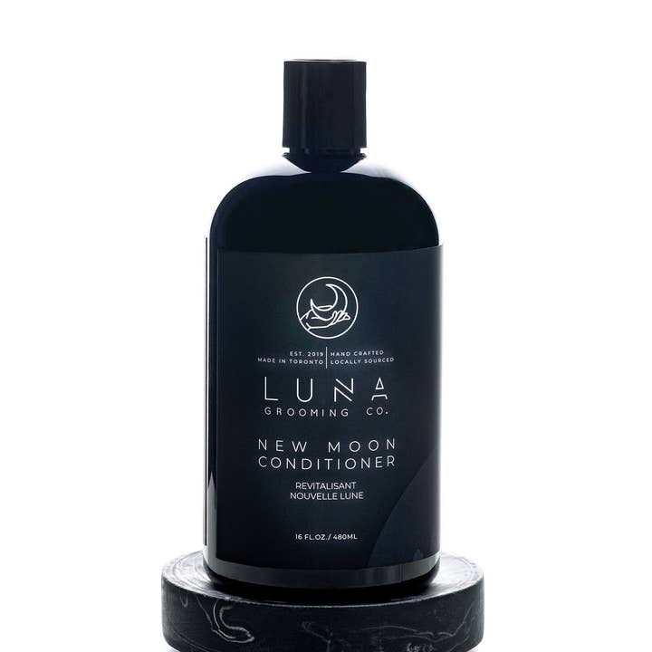 New Moon Conditioner 16 fl oz for wholesale by Luna Grooming Co.
