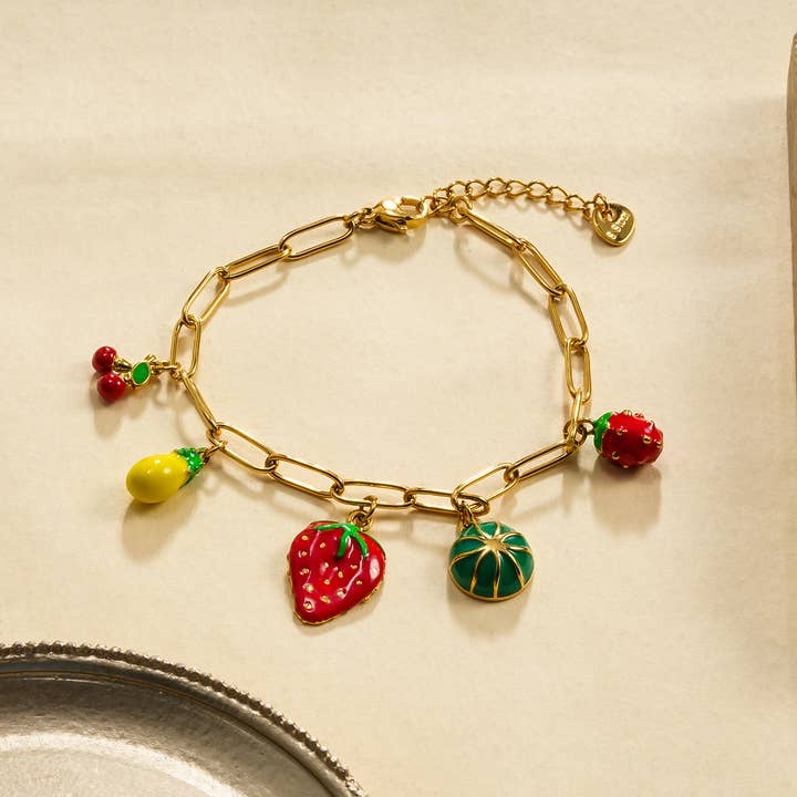 Golden chain bracelet with fruity charms for wholesale by JOYA