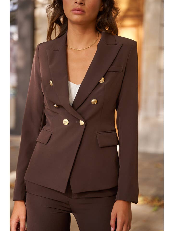 Attentif Paris – Großhandel Blazer – Damen – Attentif Paris zeitloser taillierter Blazer mit doppelreihigem Goldknopfmuster90