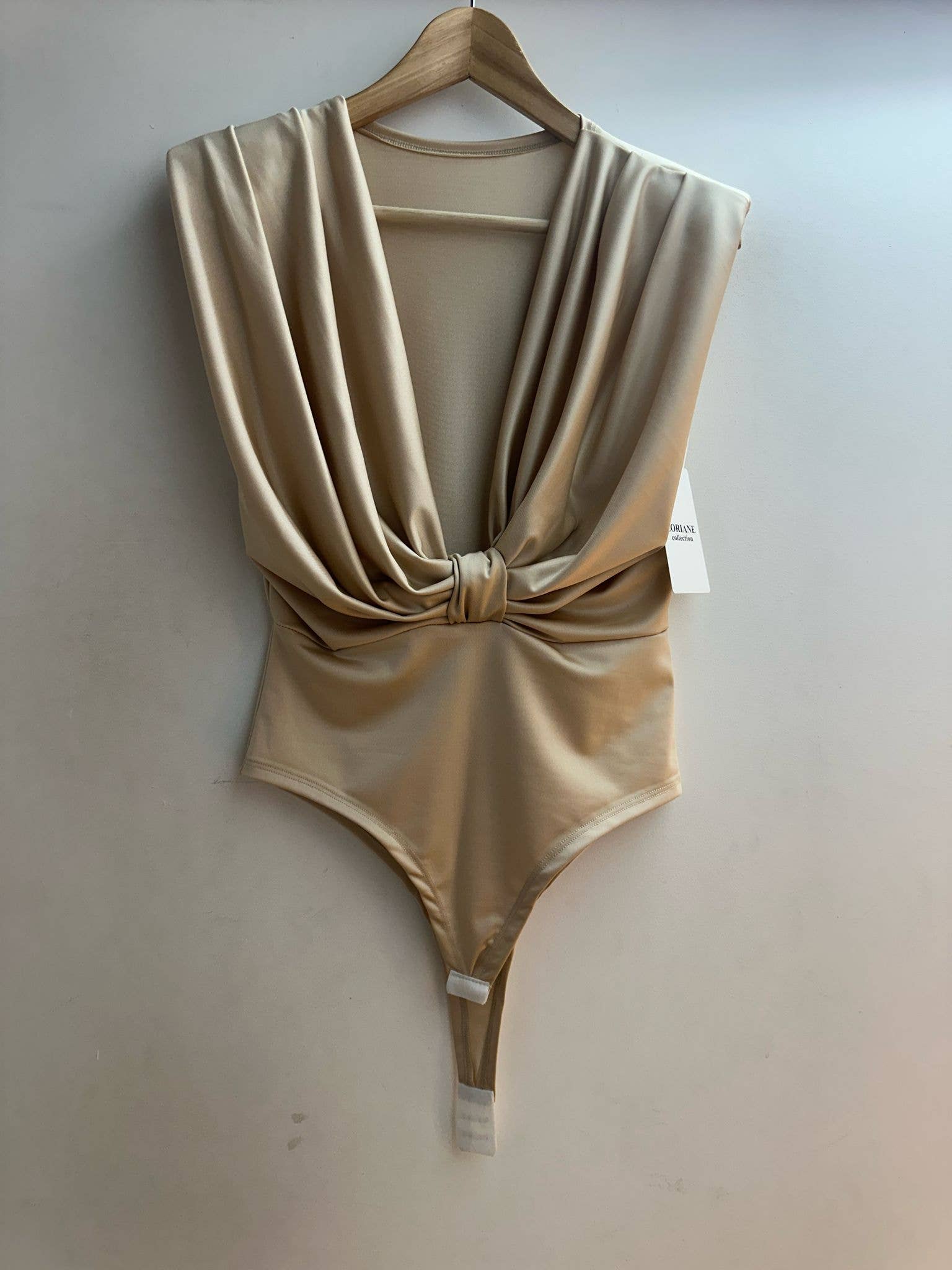 LORIANE – Großhandel Body – Damen – Uni-Body ohne Ärmel mit V-Ausschnitt, Einheitsgröße3