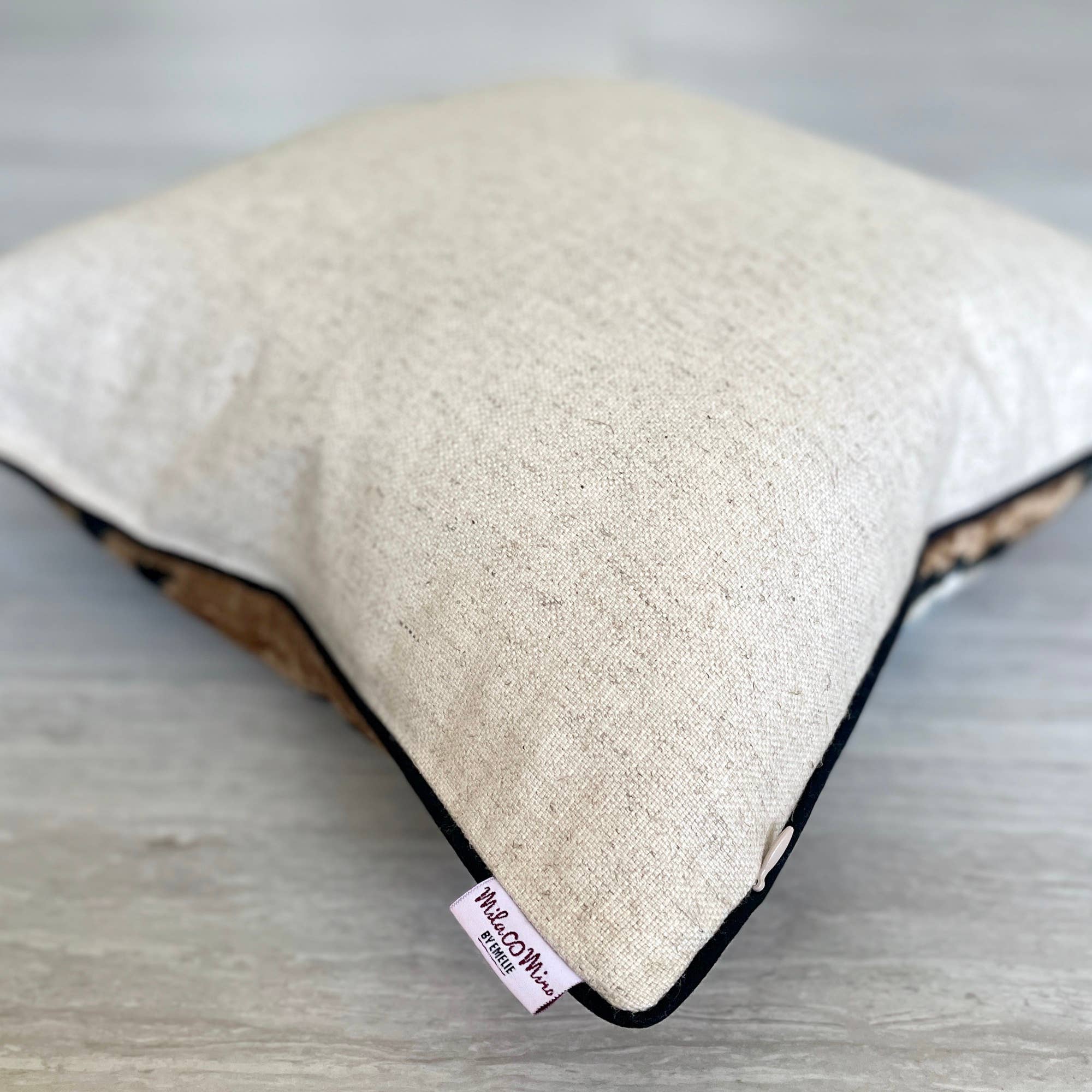 Mila∞Miro by Emelie - Venta al por mayor Funda de cojín - Cojín de terciopelo Ikat Ojo Turco en beige | Funda de cojín de terciopelo Ikat3