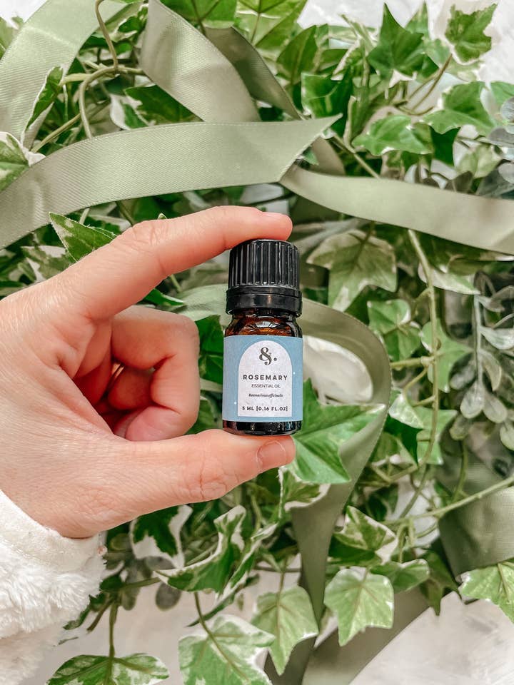 Rosmarin ct. verbenon för wholesale av Ampersand Candles + Oils