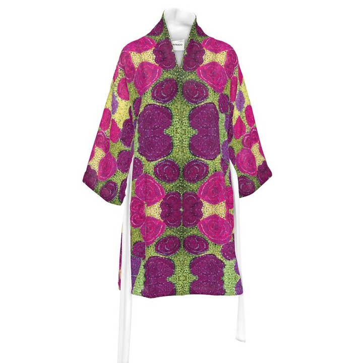 Kimono Turning Up Roses pour la vente par Ally Bee Design
